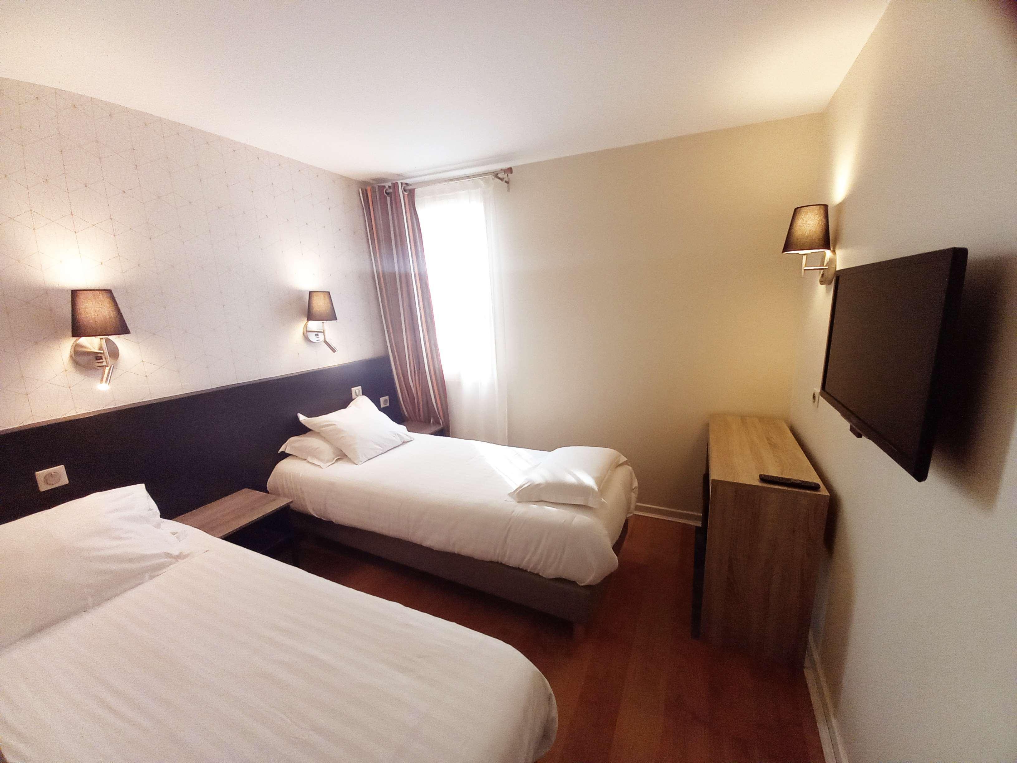 Kyriad Nimes Ouest A9 Exterior photo