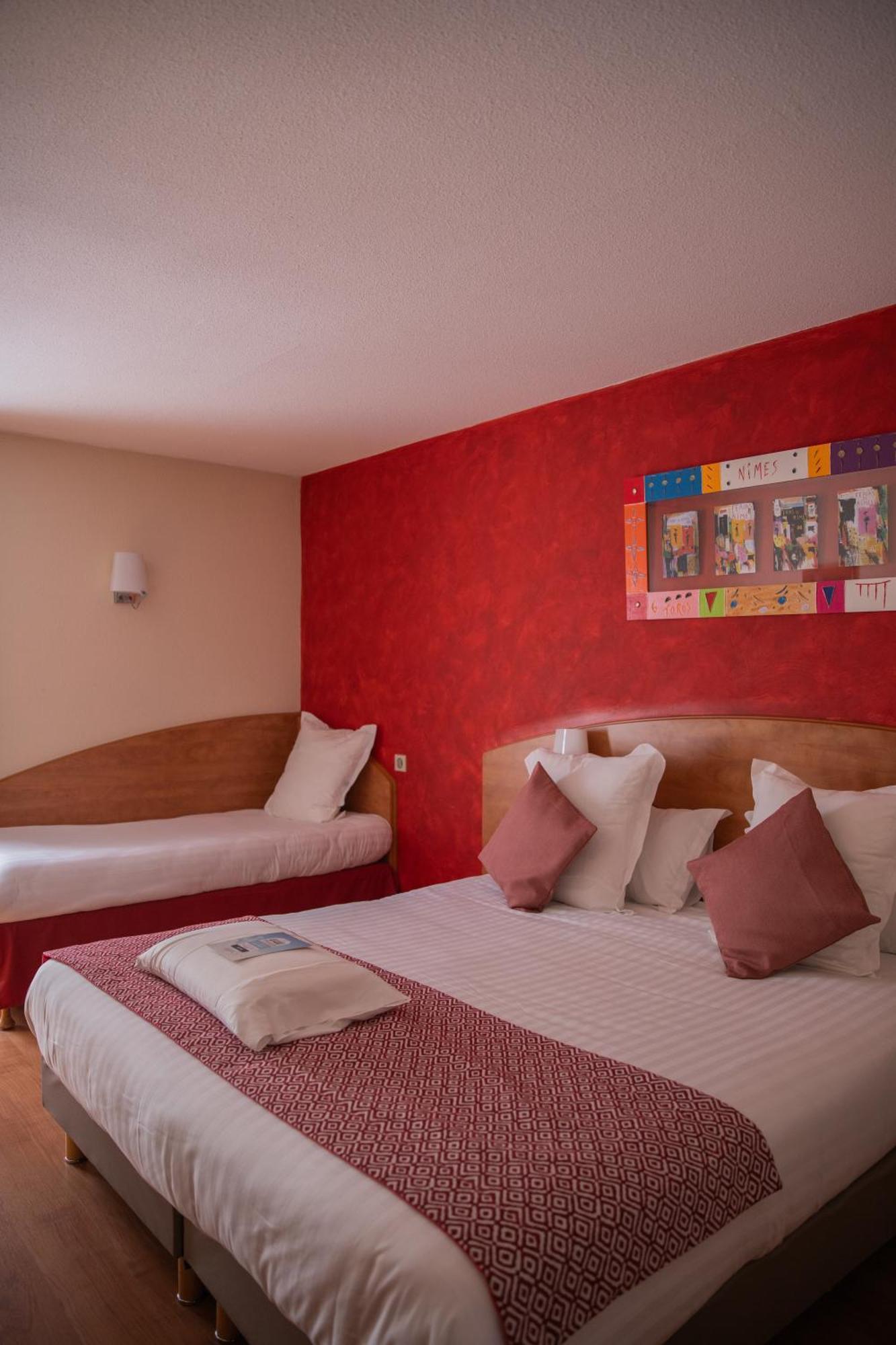 Kyriad Nimes Ouest A9 Exterior photo