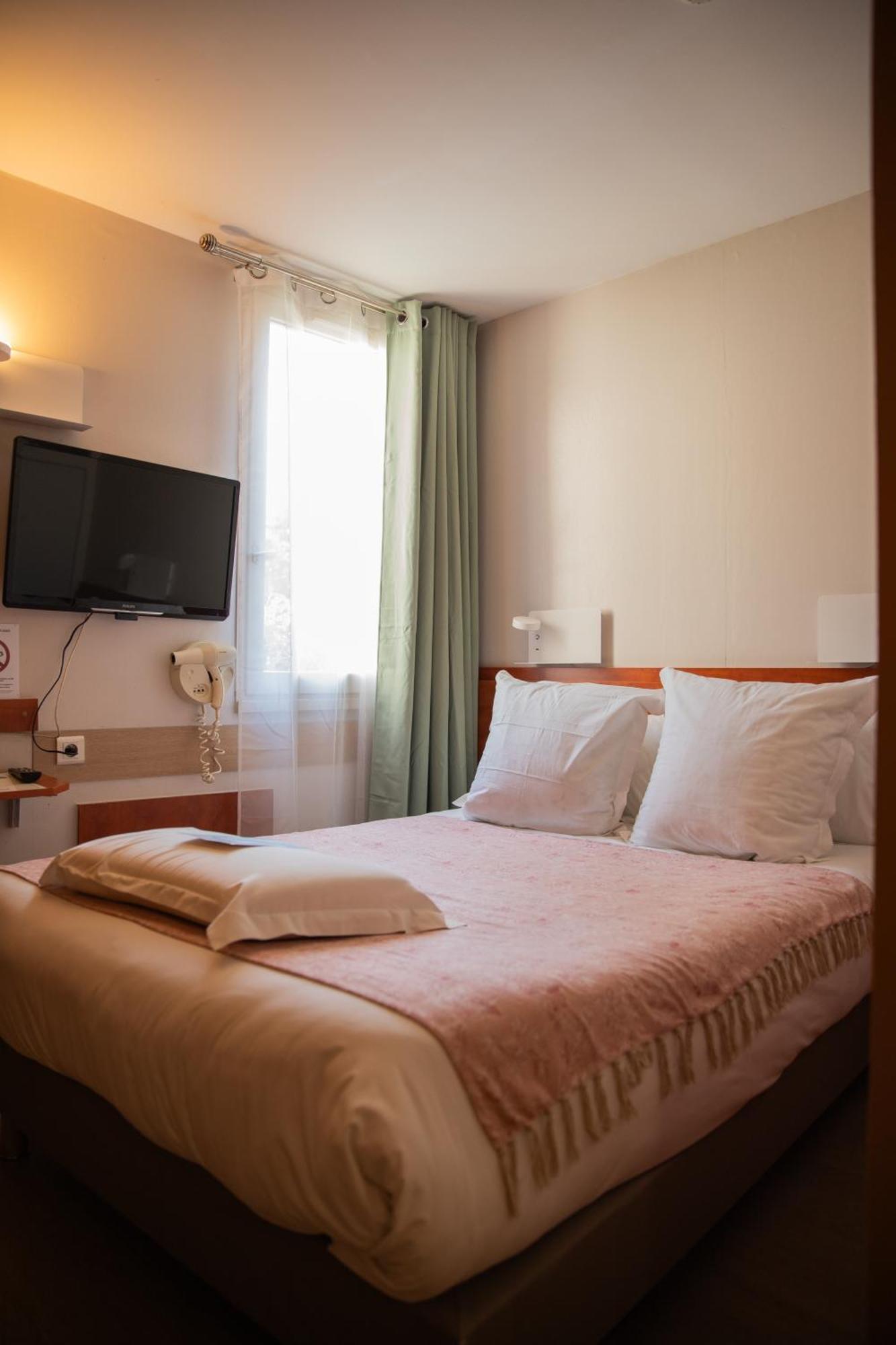 Kyriad Nimes Ouest A9 Exterior photo